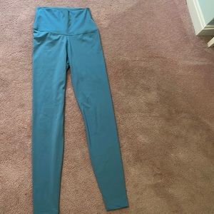 women’s size small nike leggings light blue